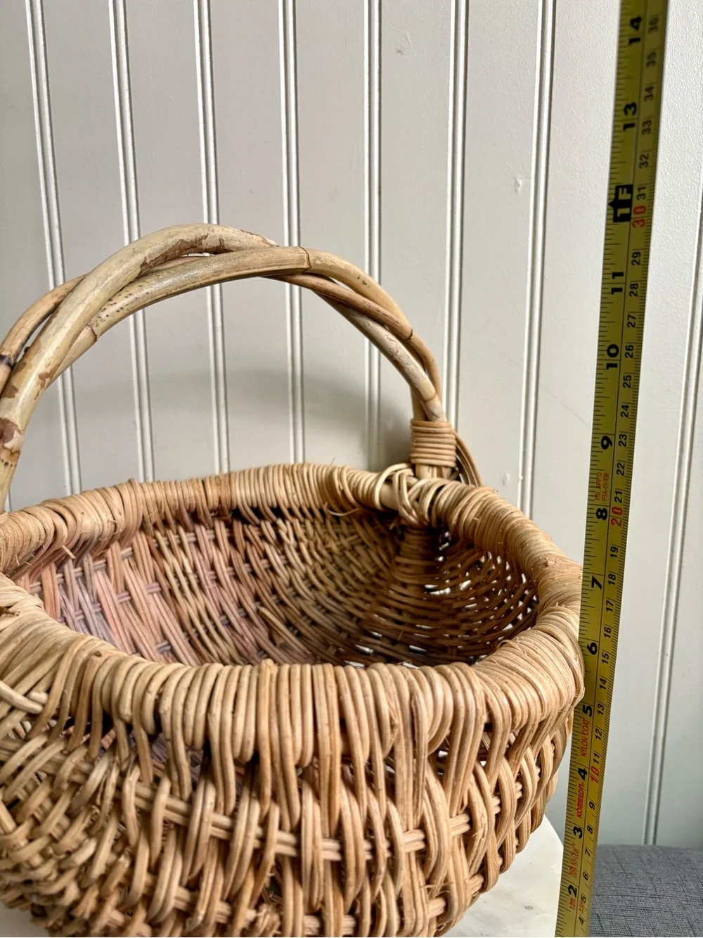 Vintage Handmade Woven Buttocks Basket Medium Beige/Tan VTG Eclectic Boho Beach